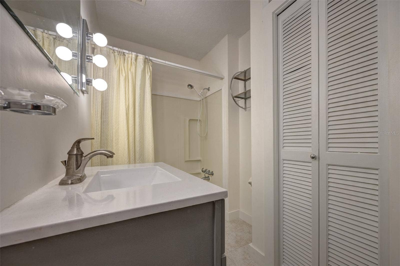 641 E PENNSYLVANIA AVENUE, Deland, FL 32724 641 E PENNSYLVANIA AVENUE, Deland, FL 32724