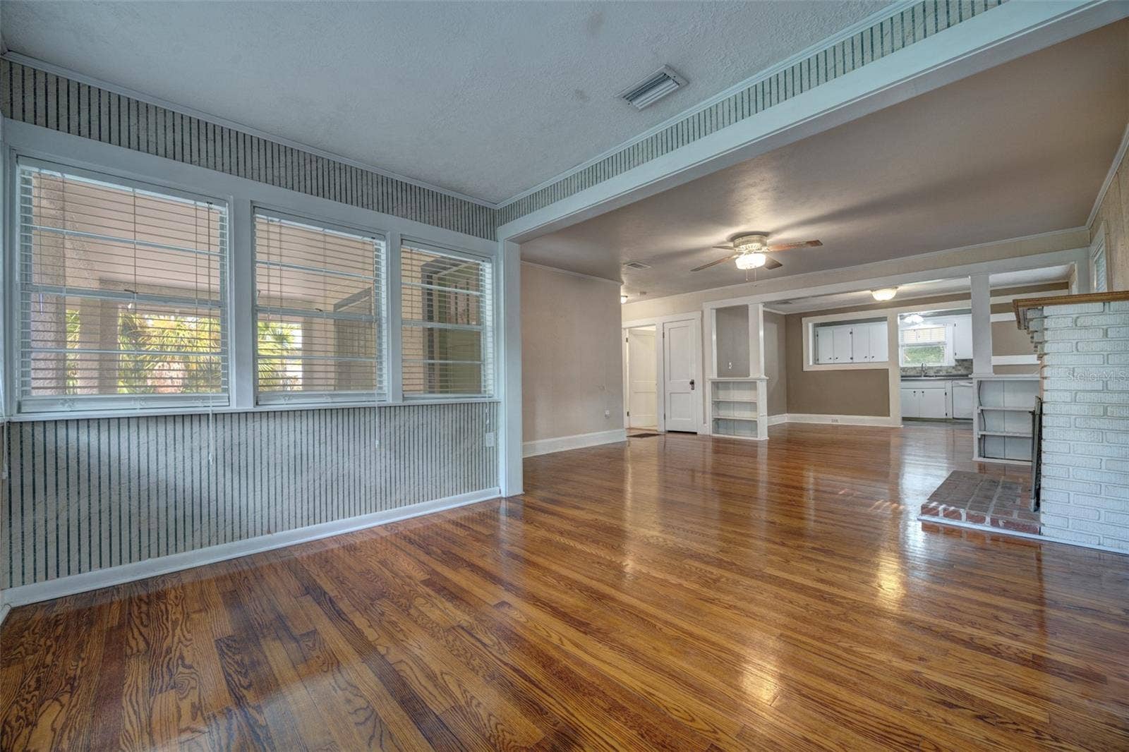 641 E PENNSYLVANIA AVENUE, Deland, FL 32724 641 E PENNSYLVANIA AVENUE, Deland, FL 32724
