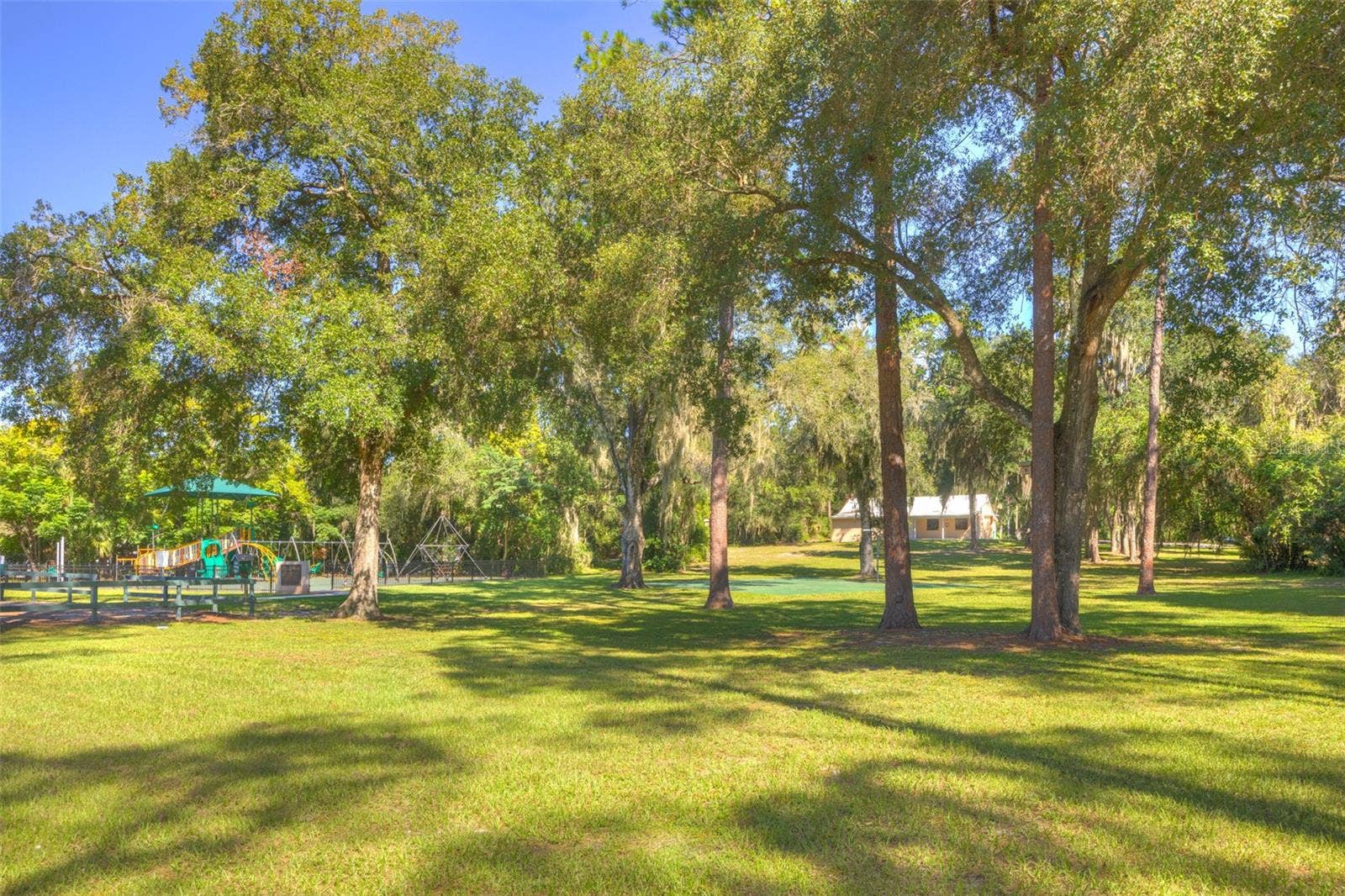 641 E PENNSYLVANIA AVENUE, Deland, FL 32724 641 E PENNSYLVANIA AVENUE, Deland, FL 32724