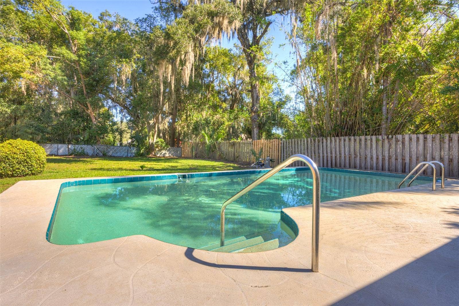 641 E PENNSYLVANIA AVENUE, Deland, FL 32724 641 E PENNSYLVANIA AVENUE, Deland, FL 32724