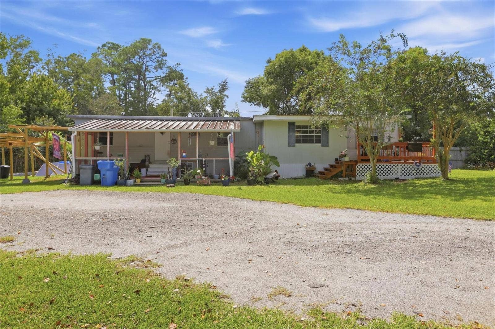 498 KING CHARLES CIRCLE, Deland, FL 32724 498 KING CHARLES CIRCLE, Deland, FL 32724