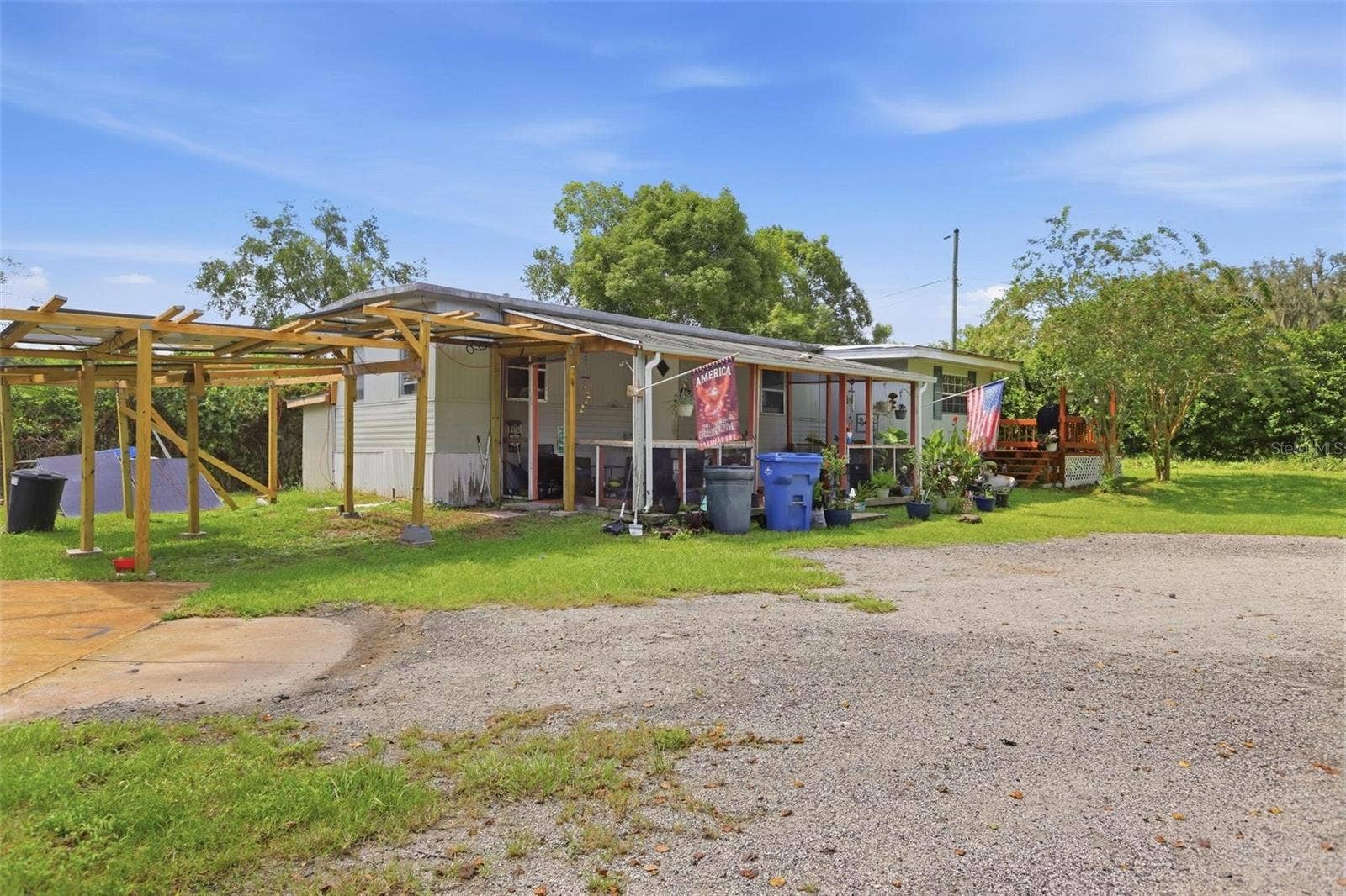 498 KING CHARLES CIRCLE, Deland, FL 32724 498 KING CHARLES CIRCLE, Deland, FL 32724