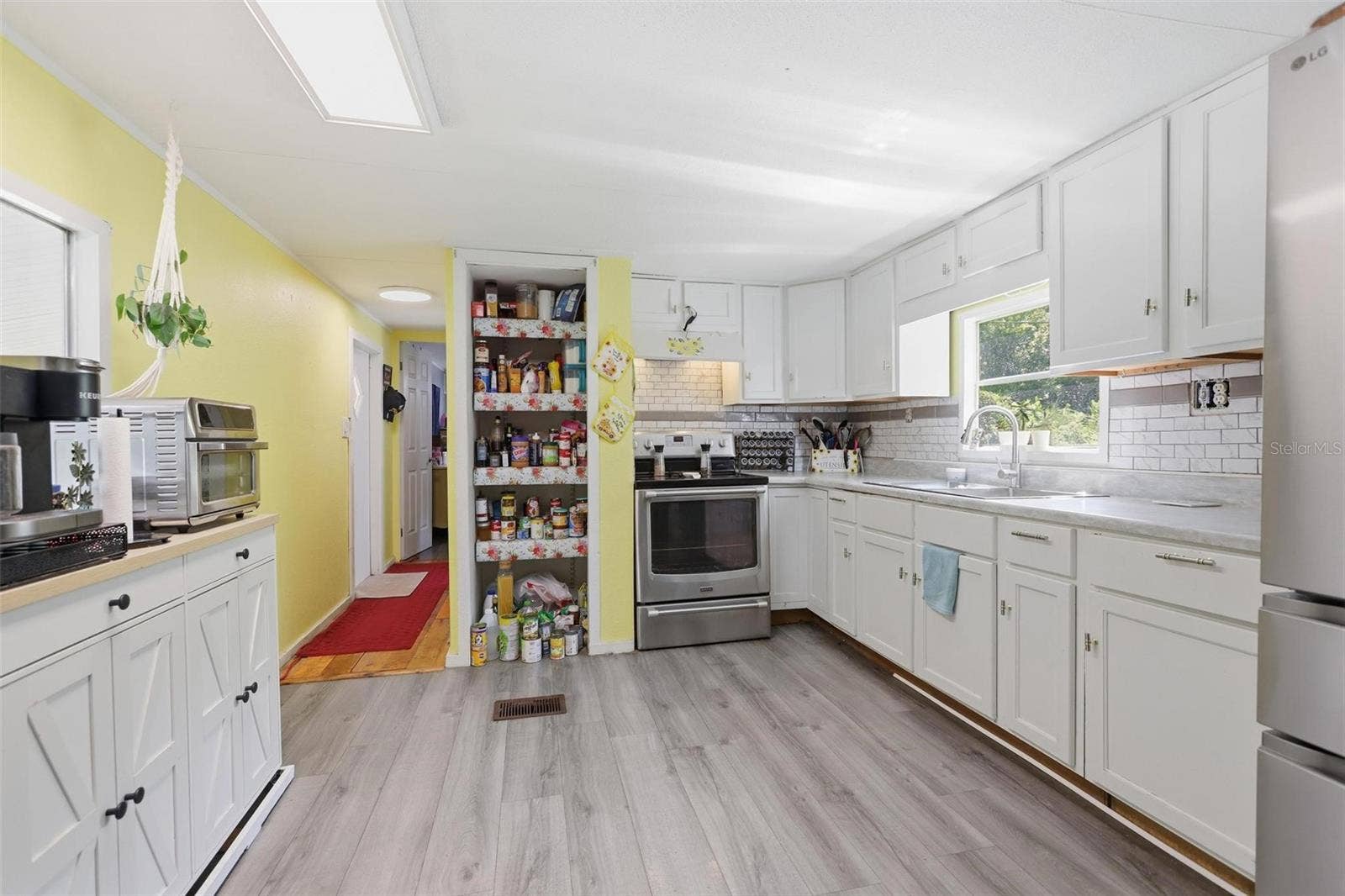498 KING CHARLES CIRCLE, Deland, FL 32724 498 KING CHARLES CIRCLE, Deland, FL 32724