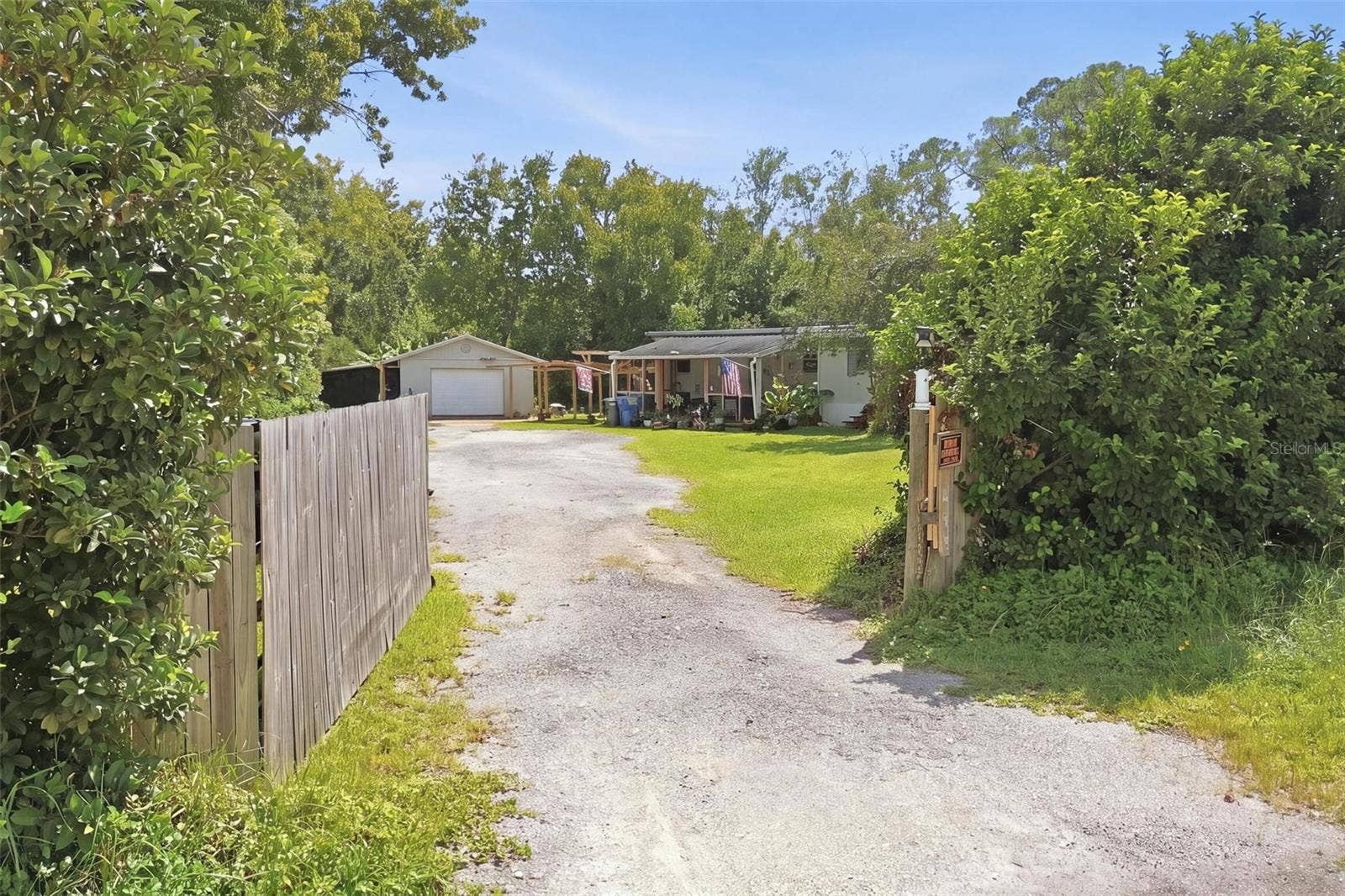 498 KING CHARLES CIRCLE, Deland, FL 32724 498 KING CHARLES CIRCLE, Deland, FL 32724