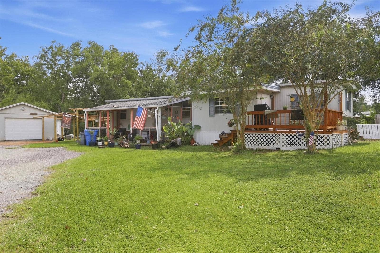 498 KING CHARLES CIRCLE, Deland, FL 32724 498 KING CHARLES CIRCLE, Deland, FL 32724