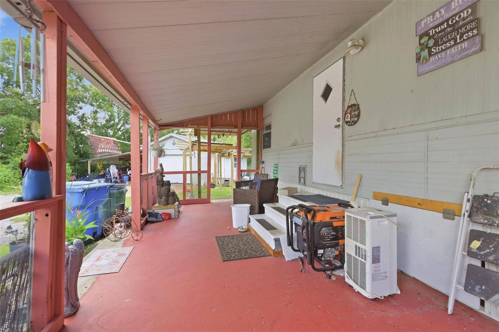 498 KING CHARLES CIRCLE, Deland, FL 32724 498 KING CHARLES CIRCLE, Deland, FL 32724