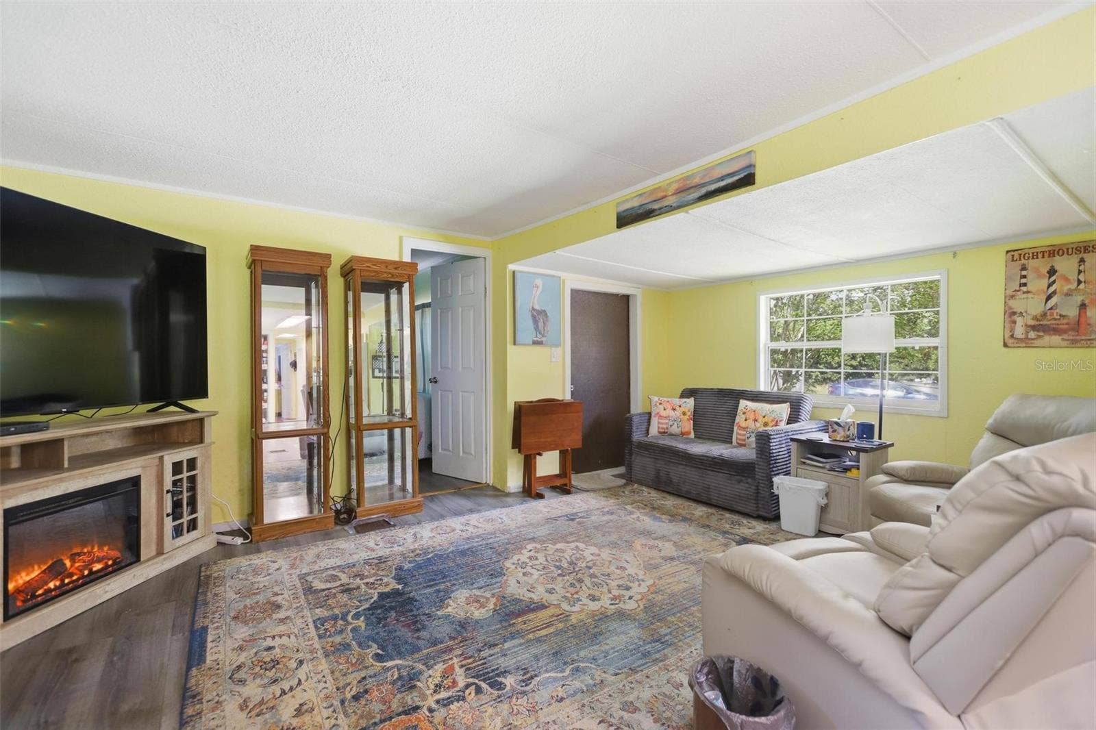 498 KING CHARLES CIRCLE, Deland, FL 32724 498 KING CHARLES CIRCLE, Deland, FL 32724
