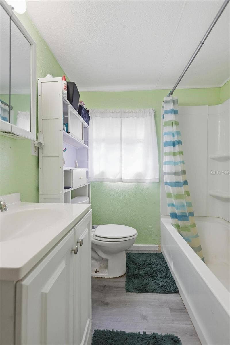 498 KING CHARLES CIRCLE, Deland, FL 32724 498 KING CHARLES CIRCLE, Deland, FL 32724