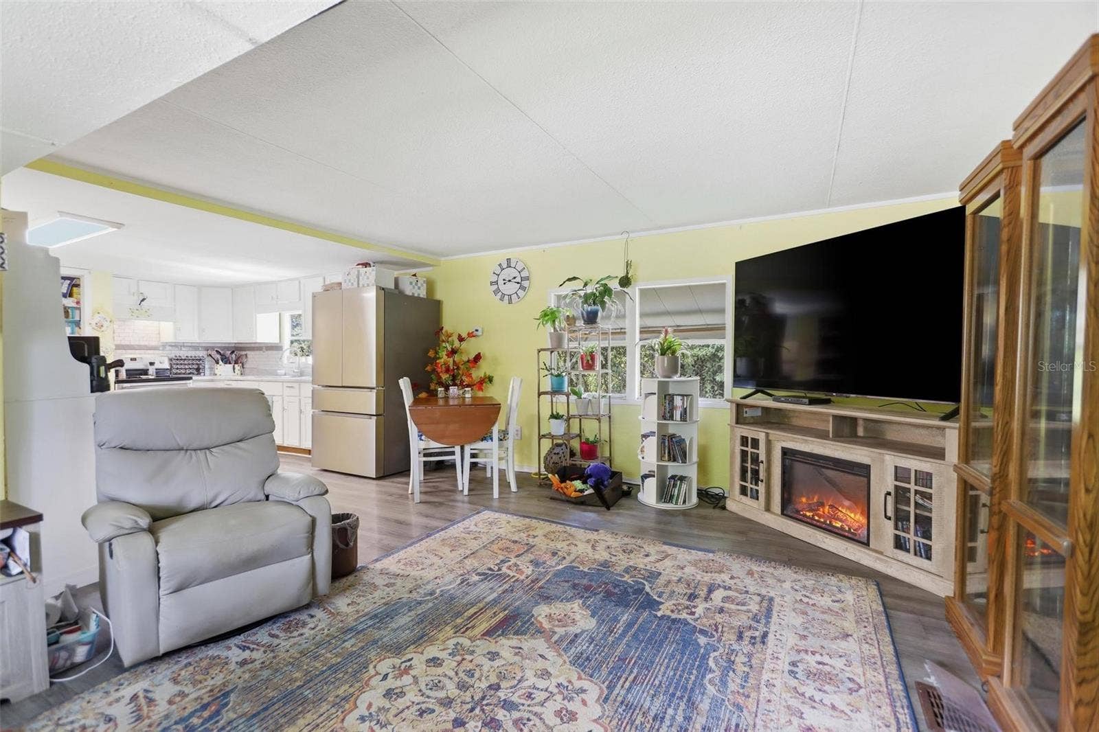 498 KING CHARLES CIRCLE, Deland, FL 32724 498 KING CHARLES CIRCLE, Deland, FL 32724