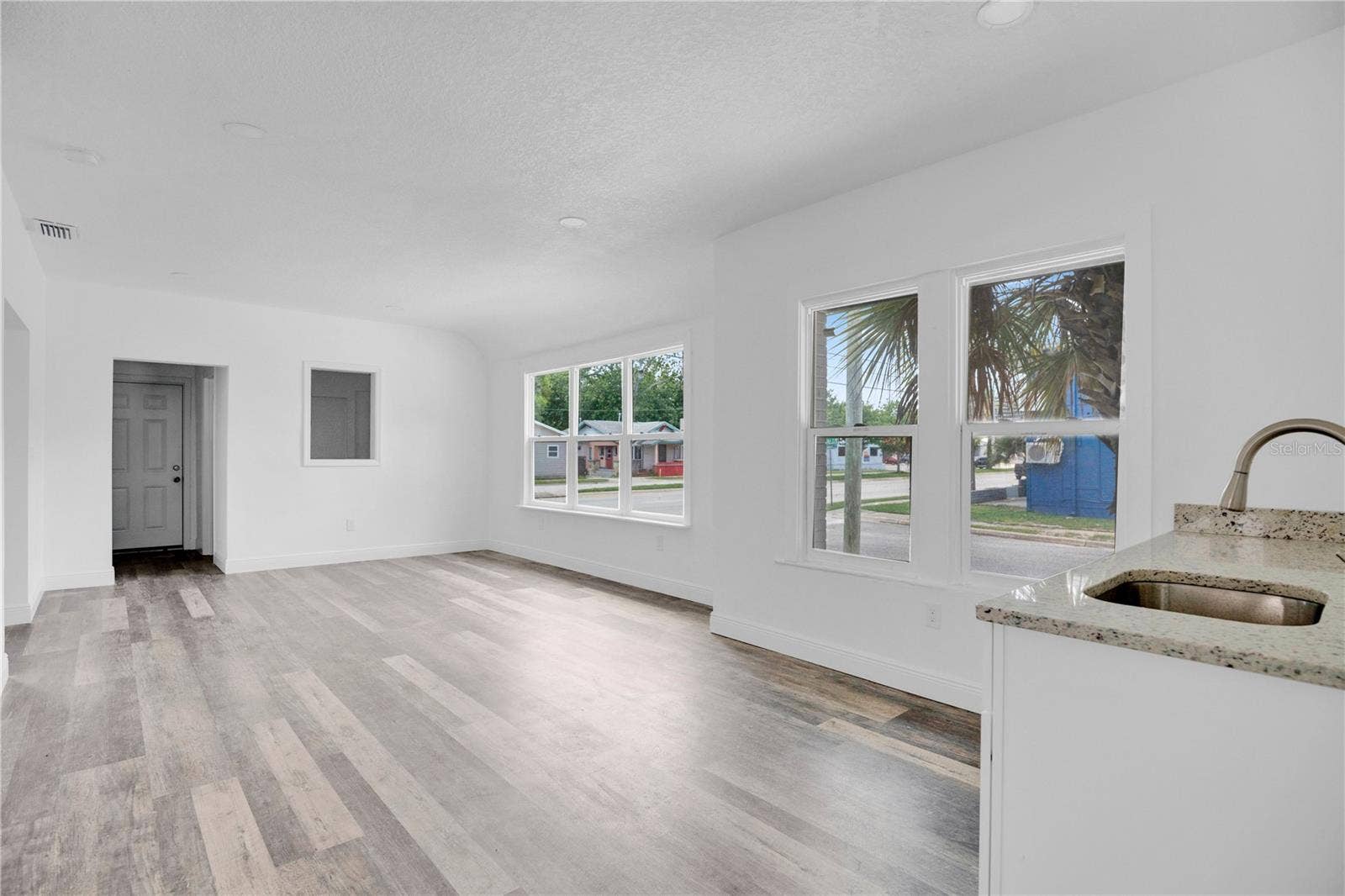 547 N RIDGEWOOD AVENUE, Daytona Beach, FL 32114 547 N RIDGEWOOD AVENUE, Daytona Beach, FL 32114