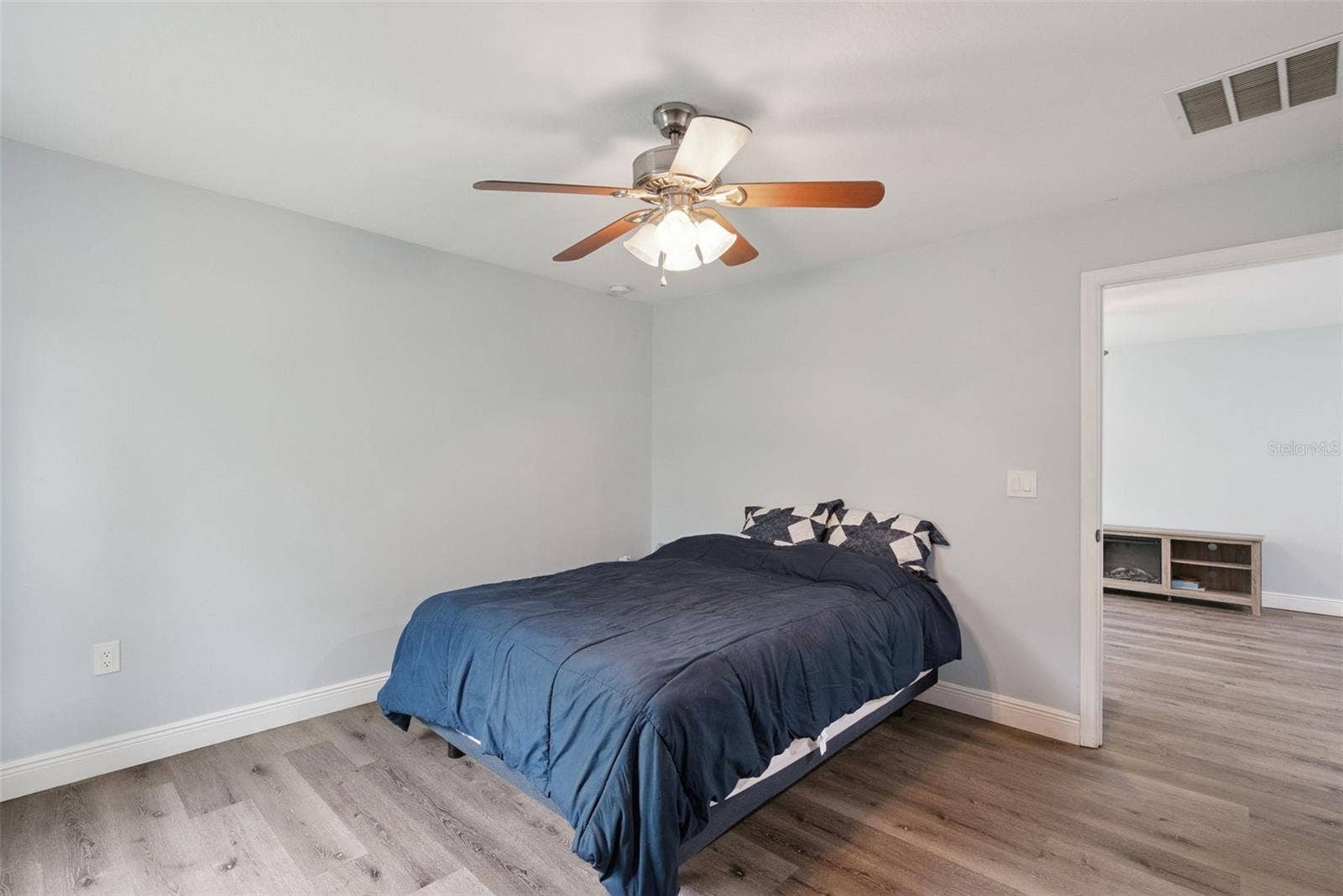 1639 11TH AVENUE, Deland, FL 32724