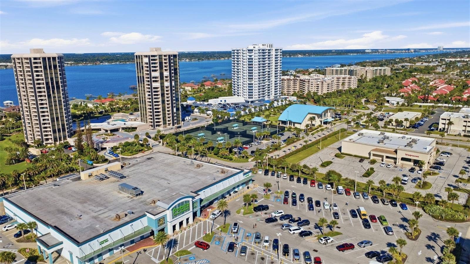 3 OCEANS WEST BOULEVARD, #7D7, Daytona Beach Shores, FL 32118