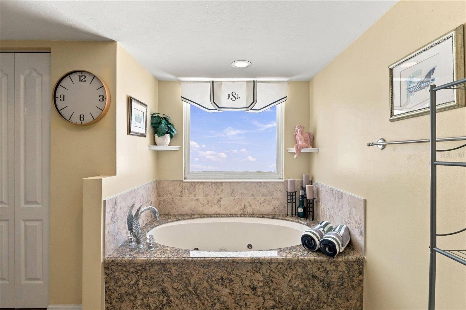 3 OCEANS WEST BOULEVARD, #7D7, Daytona Beach Shores, FL 32118