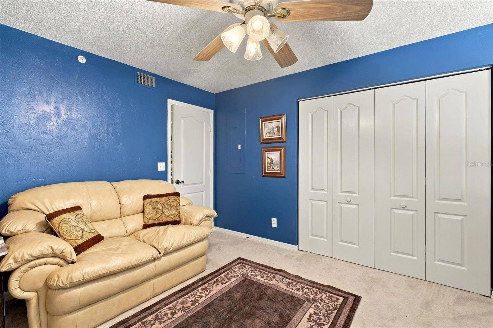 Main level guest bedroom