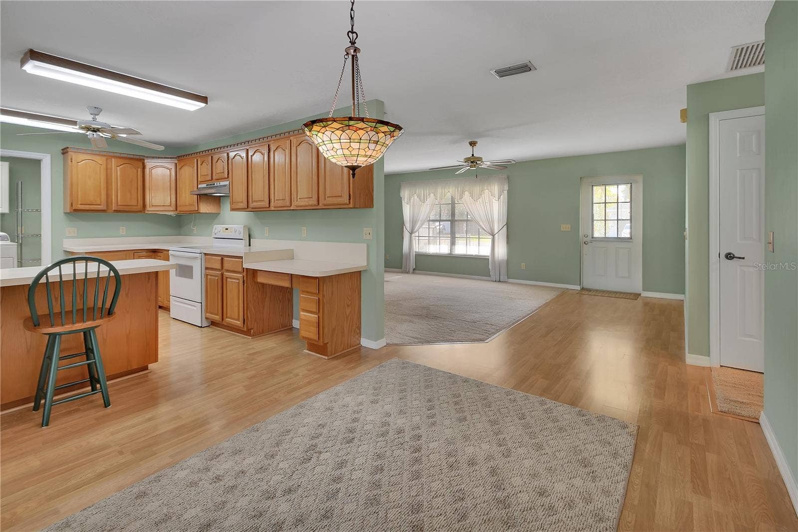 Dining room.