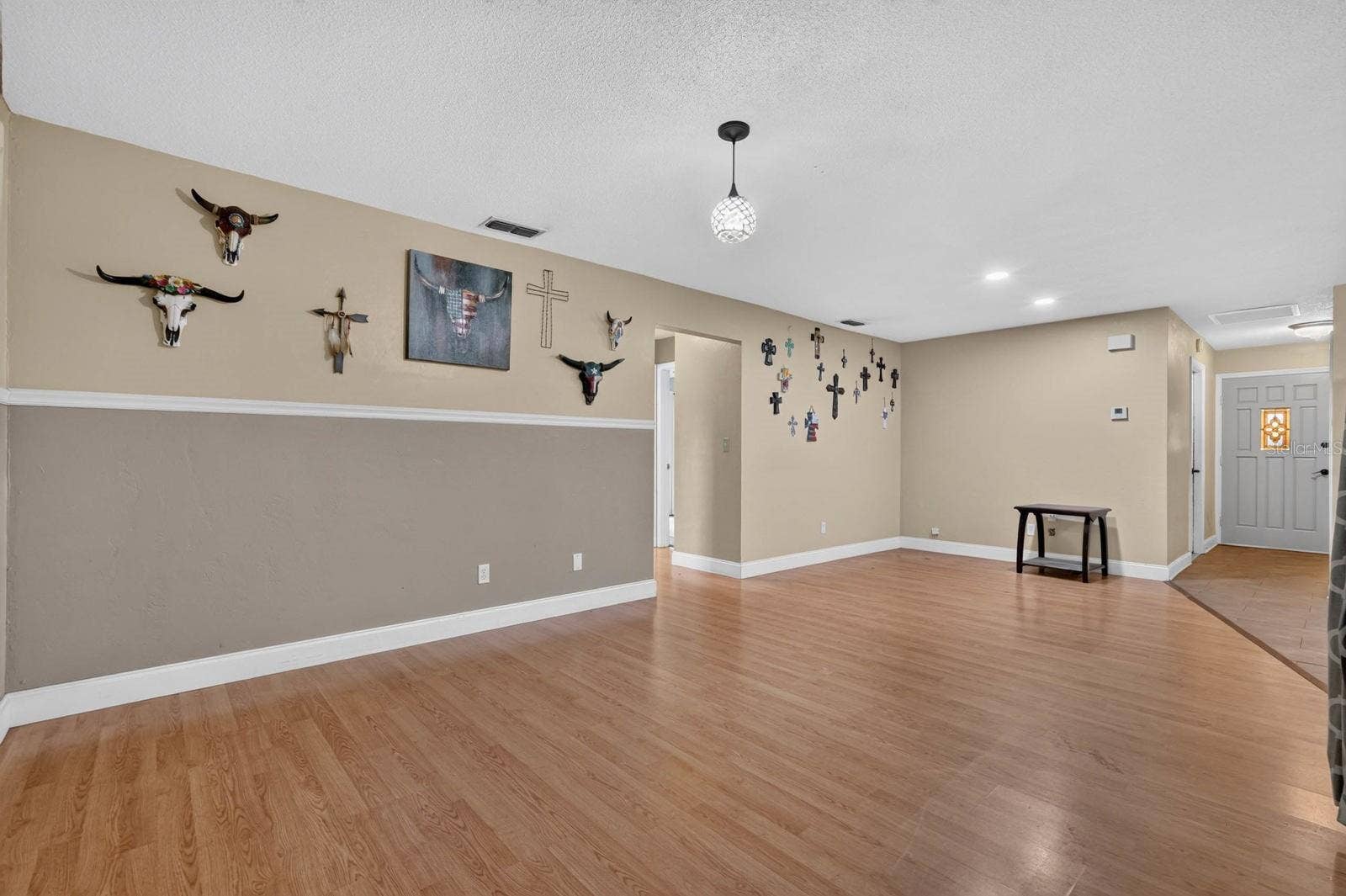 Living Area - Alternate View