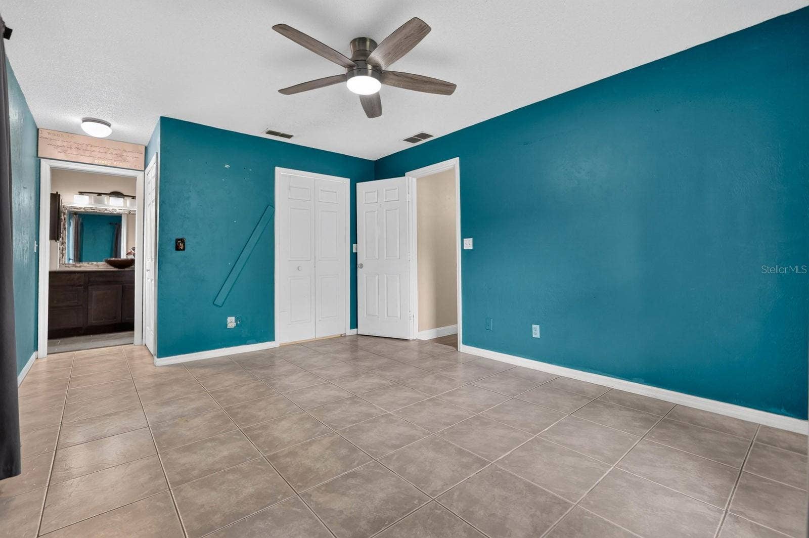 Bedroom - Alternate View