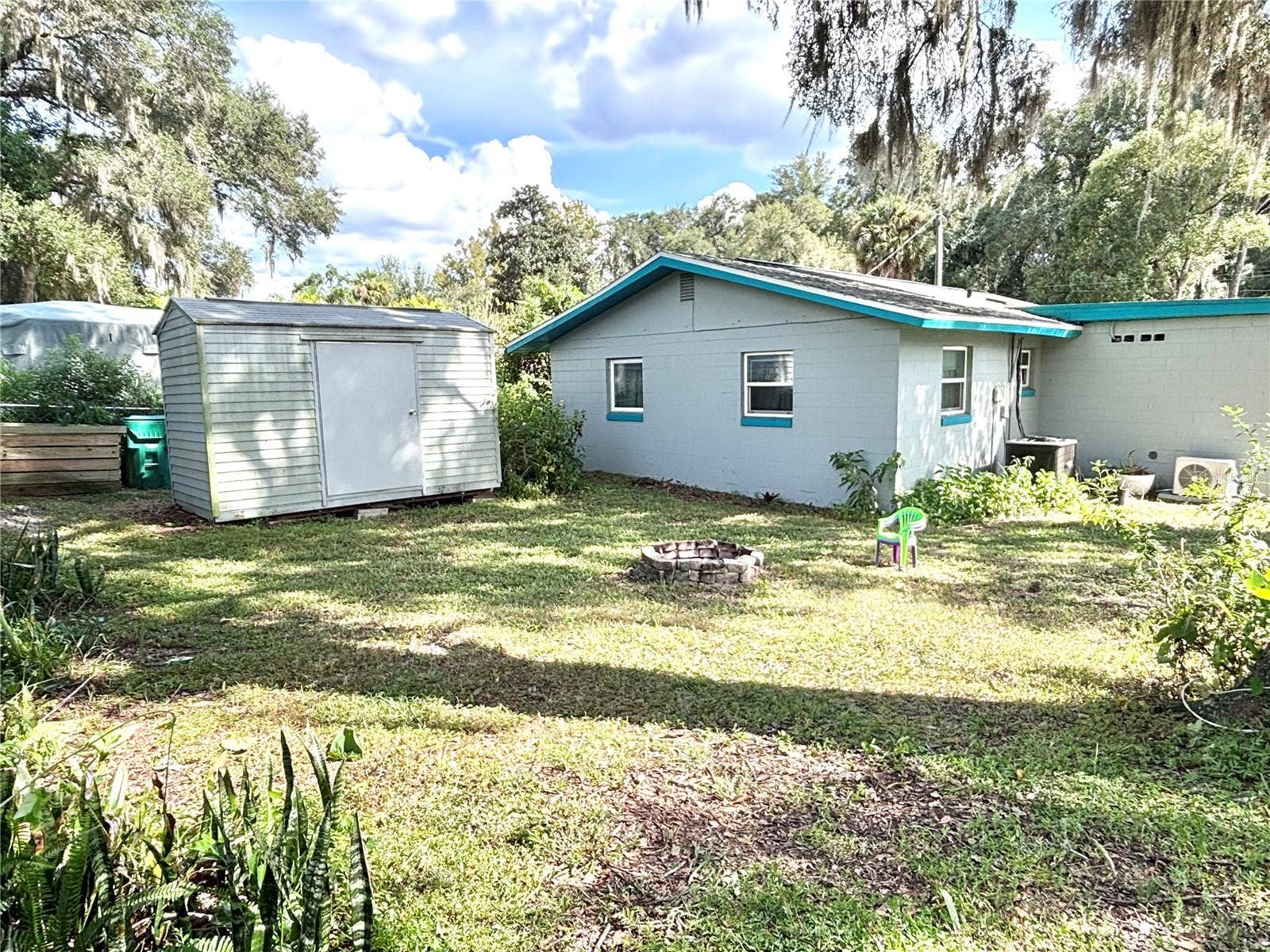 515 W GARRISON AVENUE, Deland, FL 32720 Spacious fenced yard