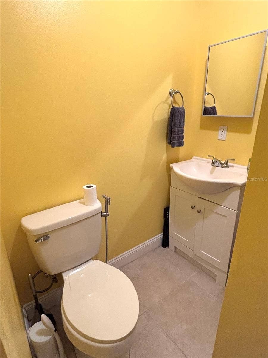 515 W GARRISON AVENUE, Deland, FL 32720 Bathroom 2
