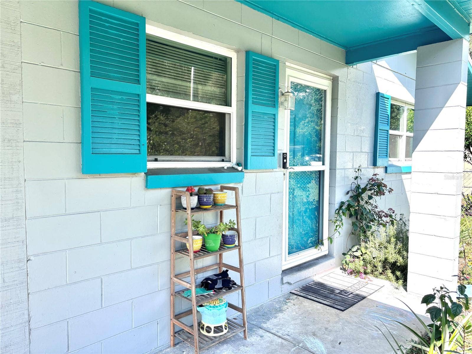 515 W GARRISON AVENUE, Deland, FL 32720 Welcome Home!