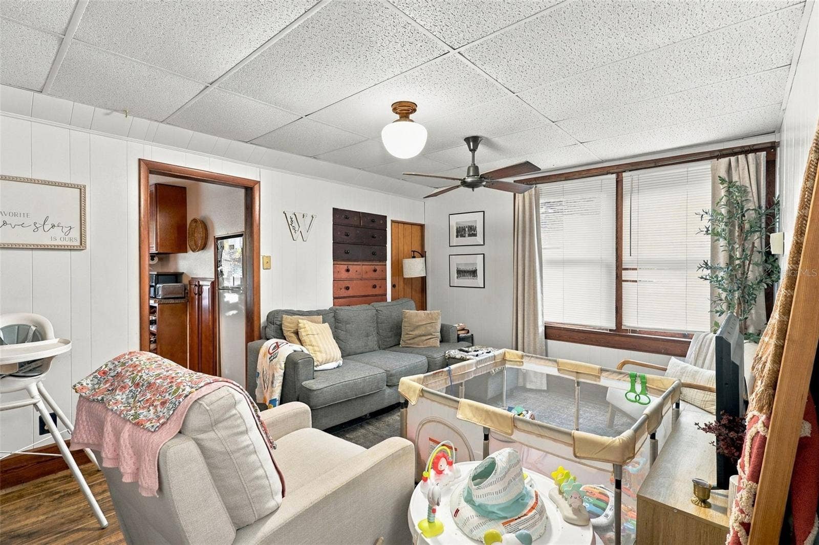 2ND FLOOR LIVING ROOM