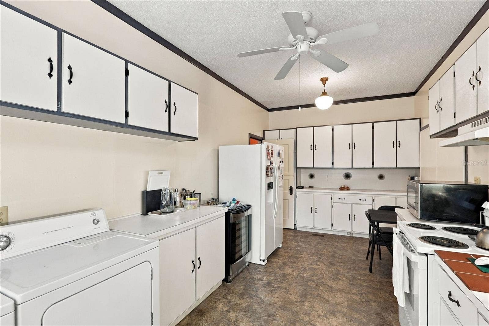KITCHEN 1ST FLOOR