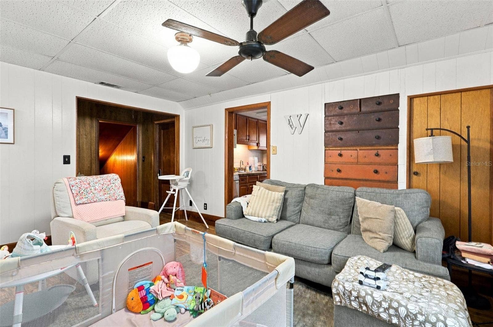 2ND FLOOR LIVING ROOM