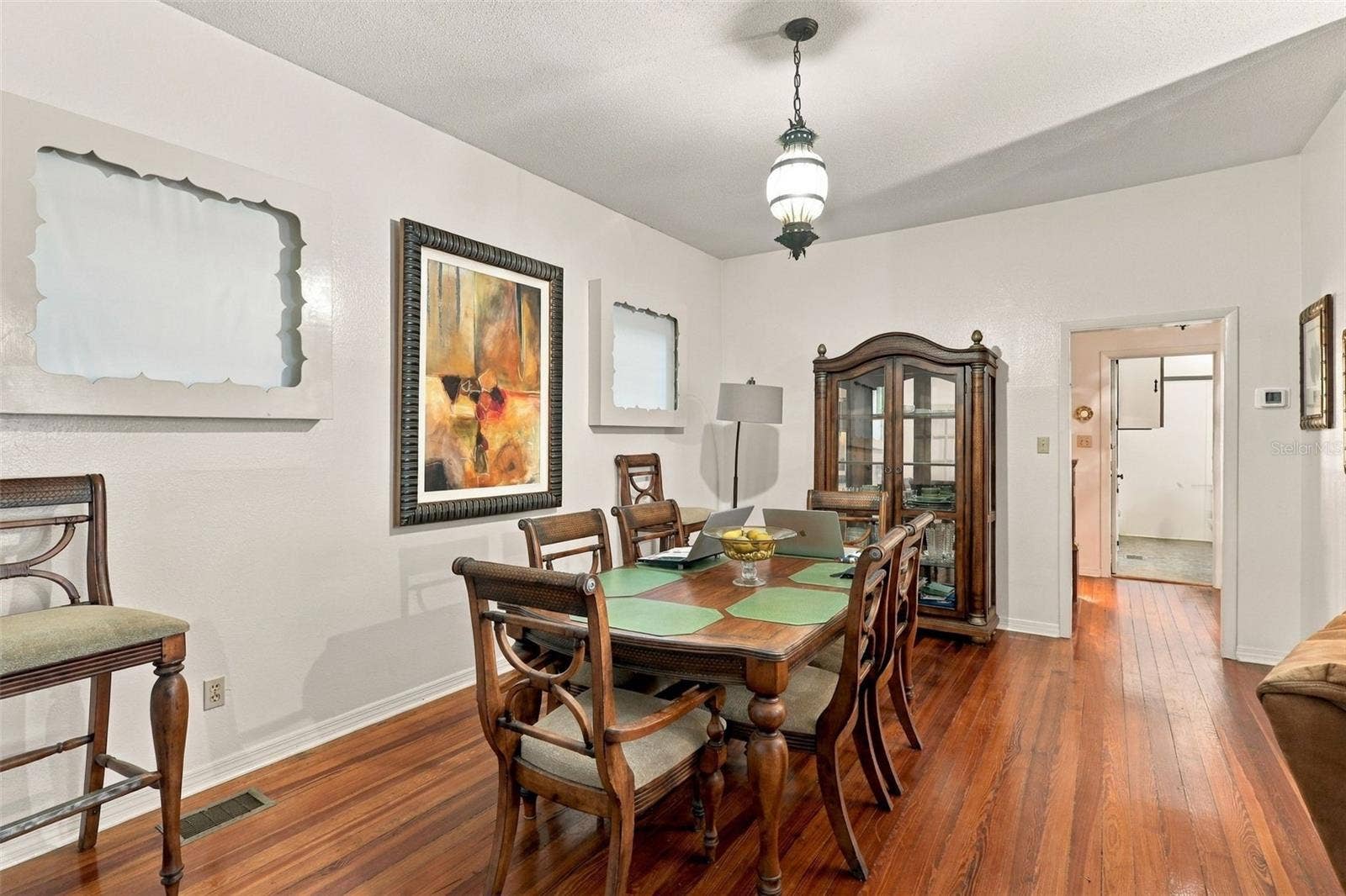 1ST FLOOR - DINING ROOM