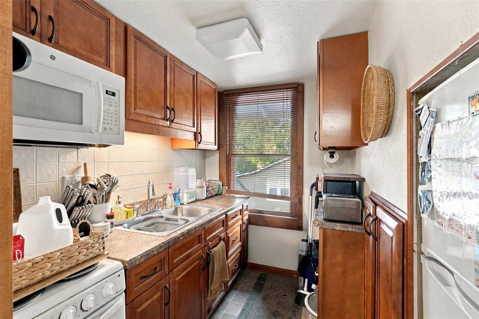 2ND FLOOR KITCHEN