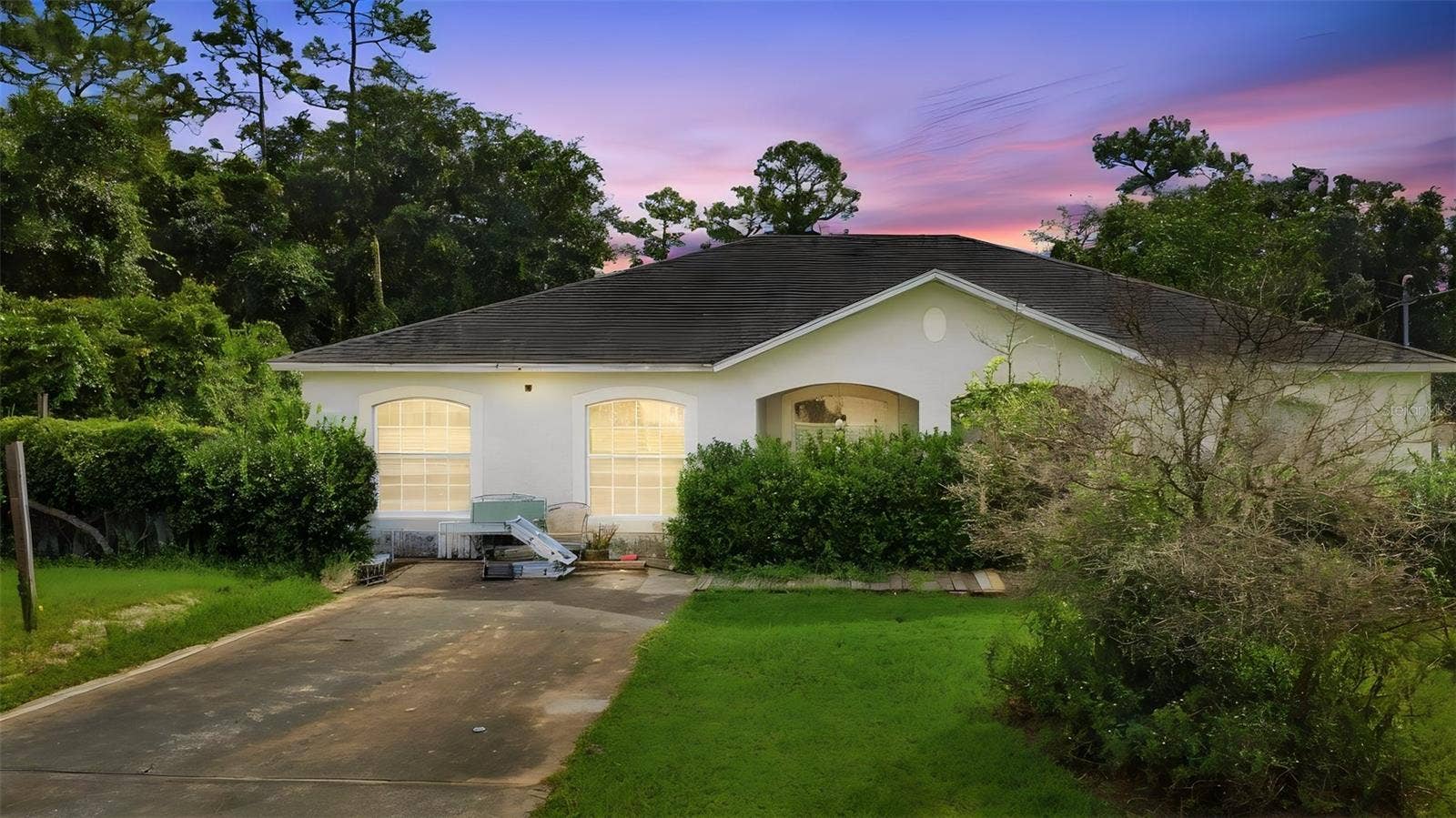 1045 8TH AVENUE, Deland, FL 32724 1045 8TH AVENUE, Deland, FL 32724