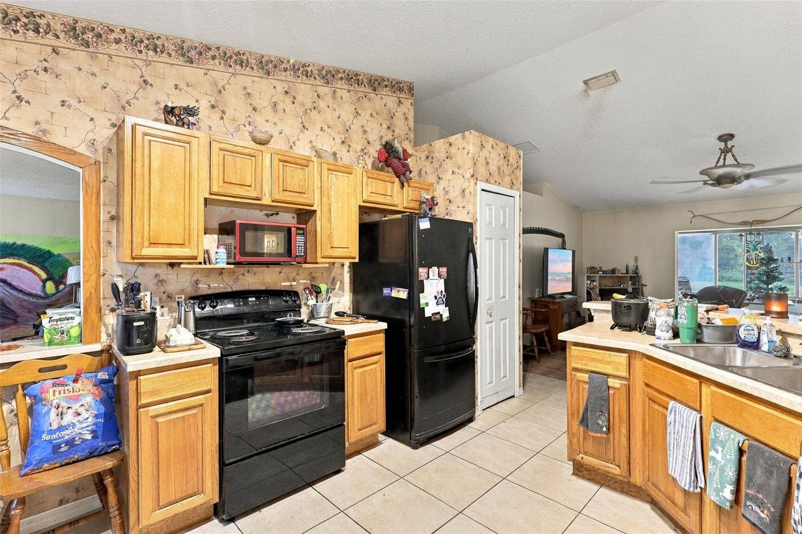1045 8TH AVENUE, Deland, FL 32724 1045 8TH AVENUE, Deland, FL 32724