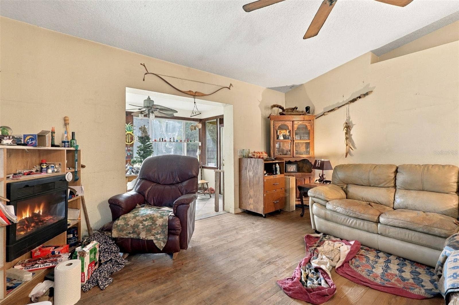 1045 8TH AVENUE, Deland, FL 32724 1045 8TH AVENUE, Deland, FL 32724