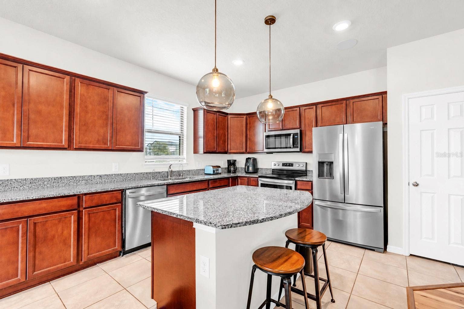 272 CITRUS ISLE LOOP, Davenport, FL 33837
