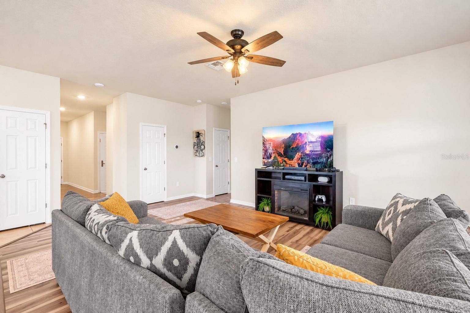 272 CITRUS ISLE LOOP, Davenport, FL 33837