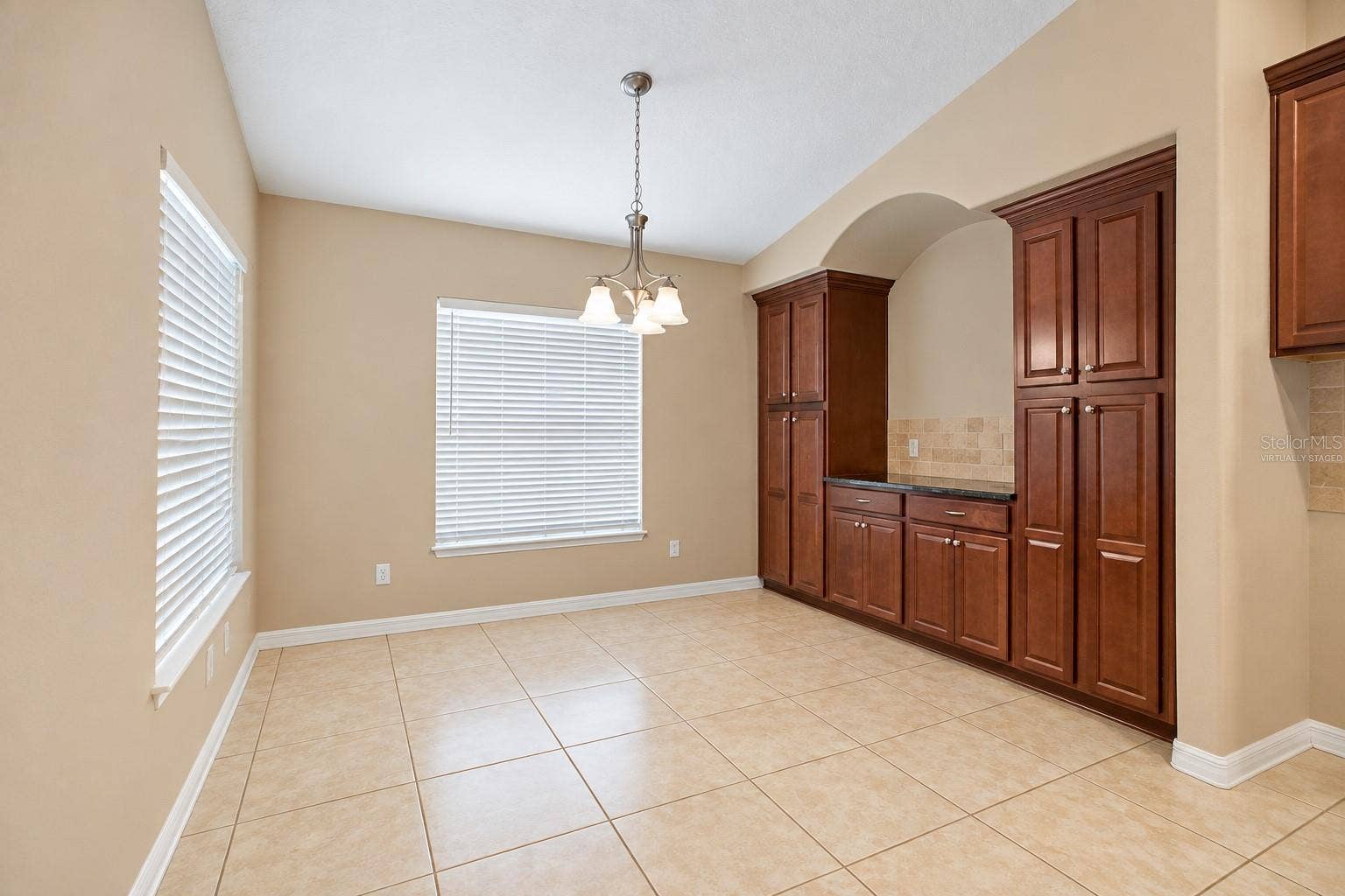 42 BECKNER LANE, Palm Coast, FL 32137 COFFEE NOOK- VIRTUALLY STAGED