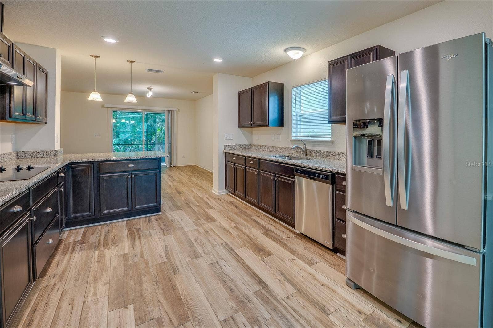 421 CHAMPION RIDGE DRIVE, Daytona Beach, FL 32124 New stainless refrigerator