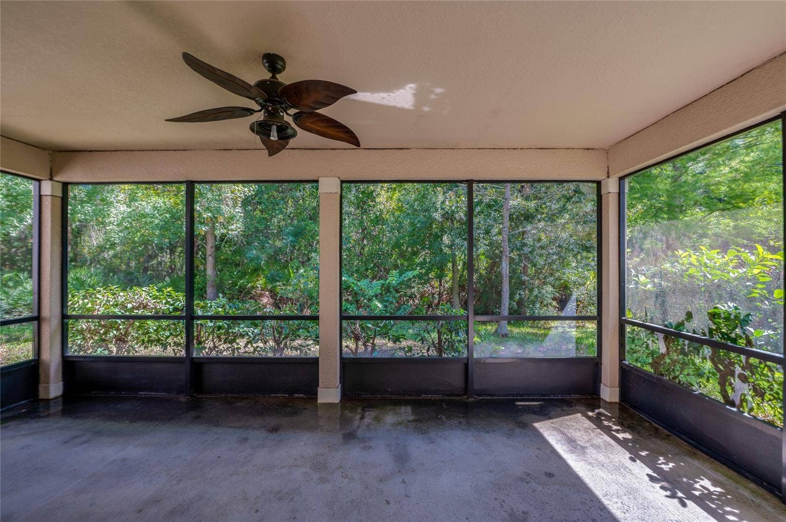 421 CHAMPION RIDGE DRIVE, Daytona Beach, FL 32124 Screened patio