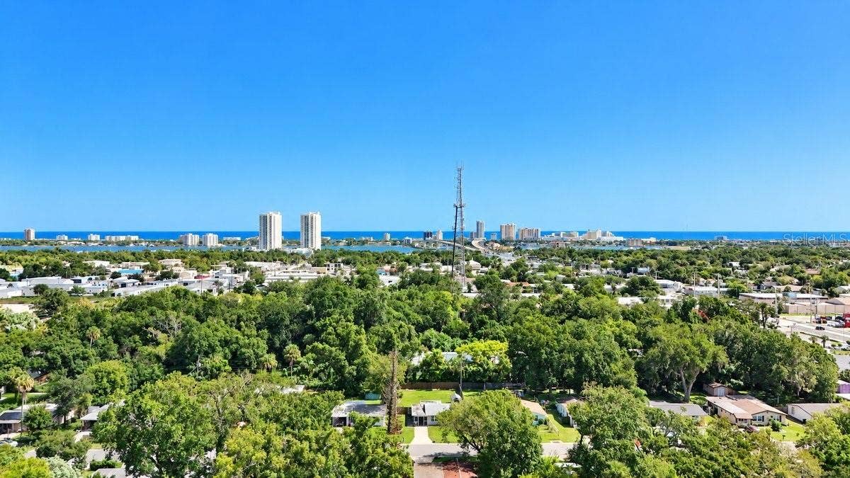 118 PALM DRIVE, Daytona Beach, FL 32117