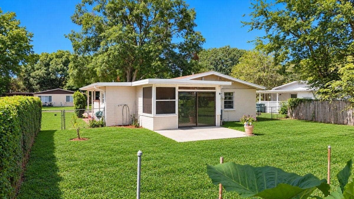 118 PALM DRIVE, Daytona Beach, FL 32117