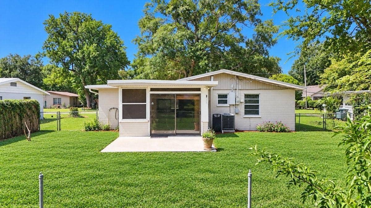 118 PALM DRIVE, Daytona Beach, FL 32117