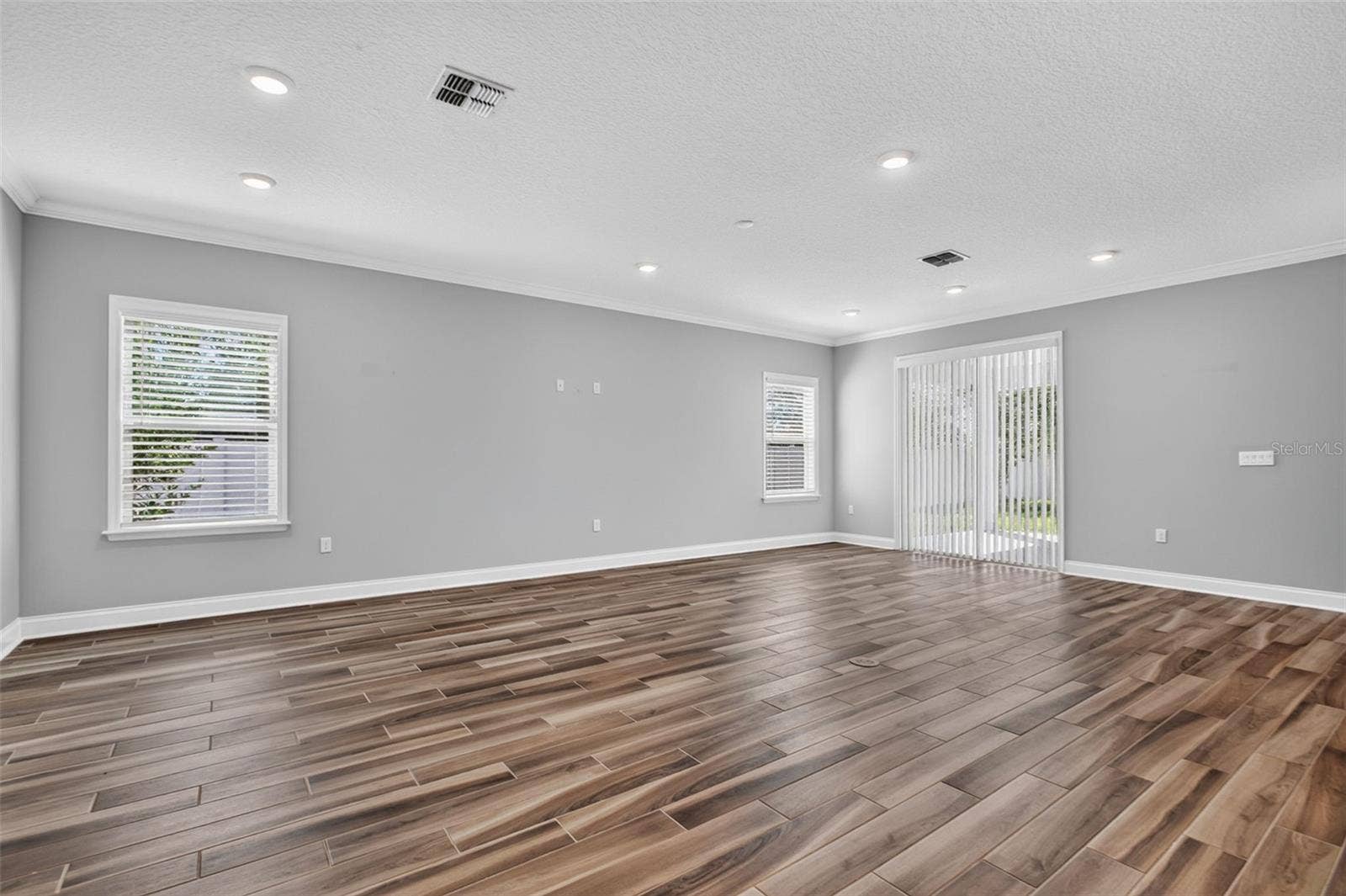 21 LANCELOT DRIVE, Palm Coast, FL 32137 21 LANCELOT DRIVE, Palm Coast, FL 32137