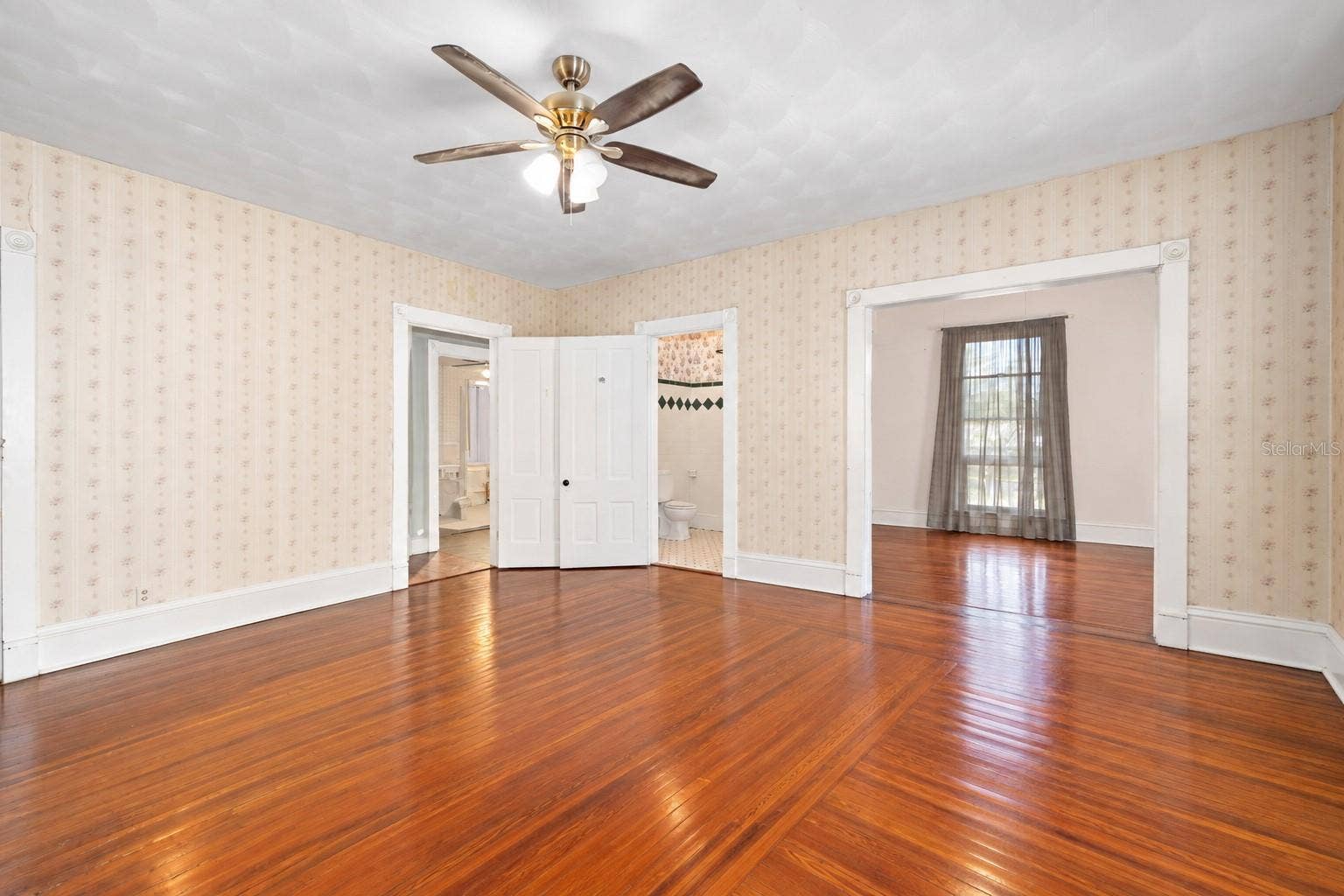 228 W HOWRY AVENUE, Deland, FL 32720 228 W HOWRY AVENUE, Deland, FL 32720
