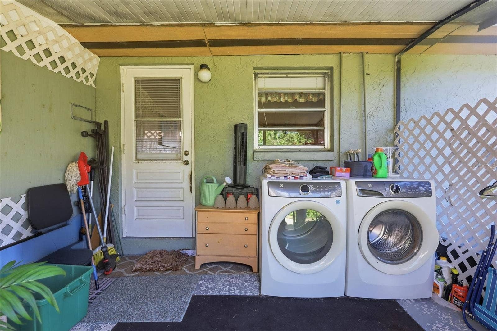 226 N JULIA AVENUE, Deland, FL 32720 226 N JULIA AVENUE, Deland, FL 32720