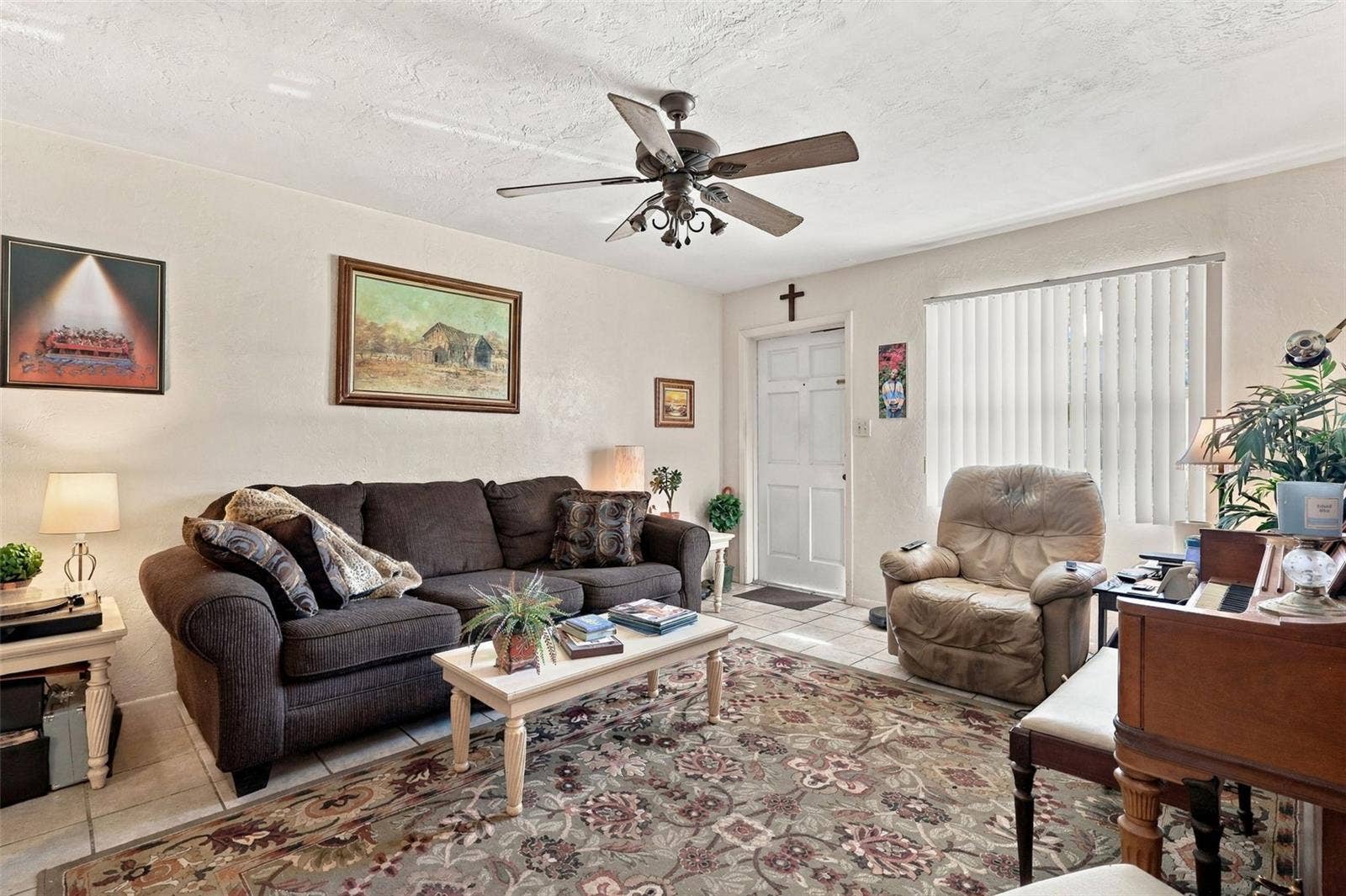 226 N JULIA AVENUE, Deland, FL 32720 226 N JULIA AVENUE, Deland, FL 32720