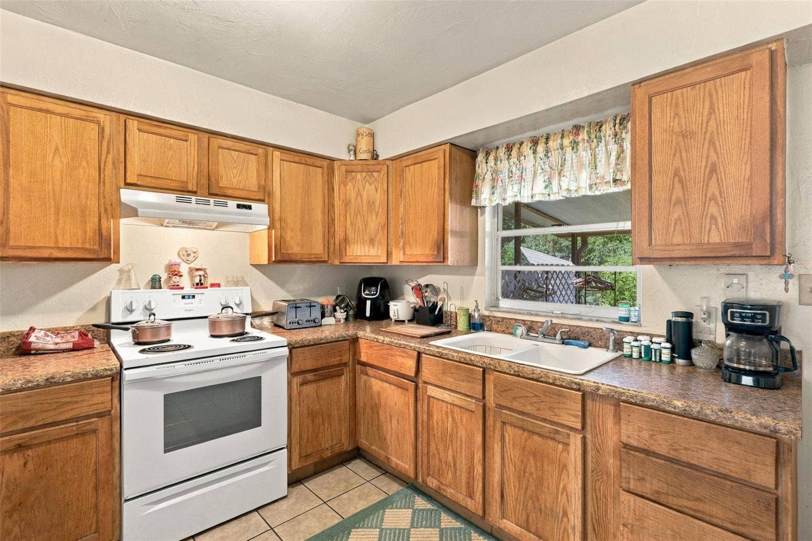 226 N JULIA AVENUE, Deland, FL 32720 226 N JULIA AVENUE, Deland, FL 32720