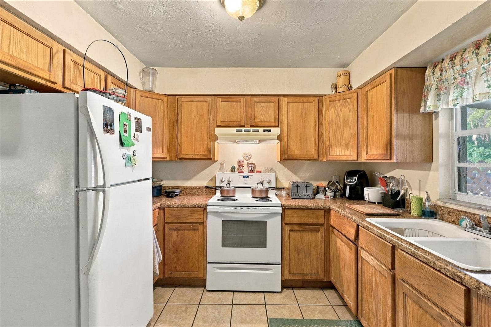 226 N JULIA AVENUE, Deland, FL 32720 226 N JULIA AVENUE, Deland, FL 32720