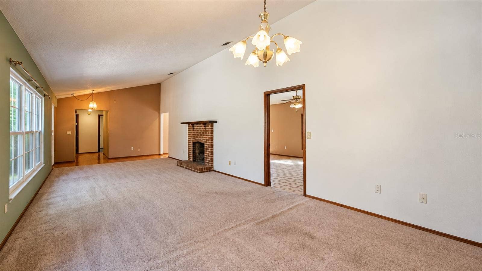 6217 SHORELINE DRIVE, Port Orange, FL 32127 Living Room