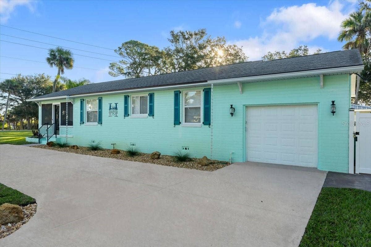 1146 RIVERSIDE DRIVE, Daytona Beach, FL 32117 1146 RIVERSIDE DRIVE, Daytona Beach, FL 32117