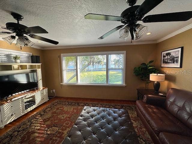 1146 RIVERSIDE DRIVE, Daytona Beach, FL 32117 Tommy Bahama furnishings included!