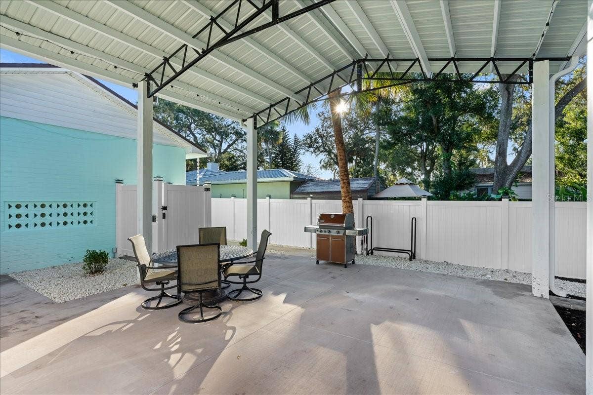 1146 RIVERSIDE DRIVE, Daytona Beach, FL 32117 1146 RIVERSIDE DRIVE, Daytona Beach, FL 32117